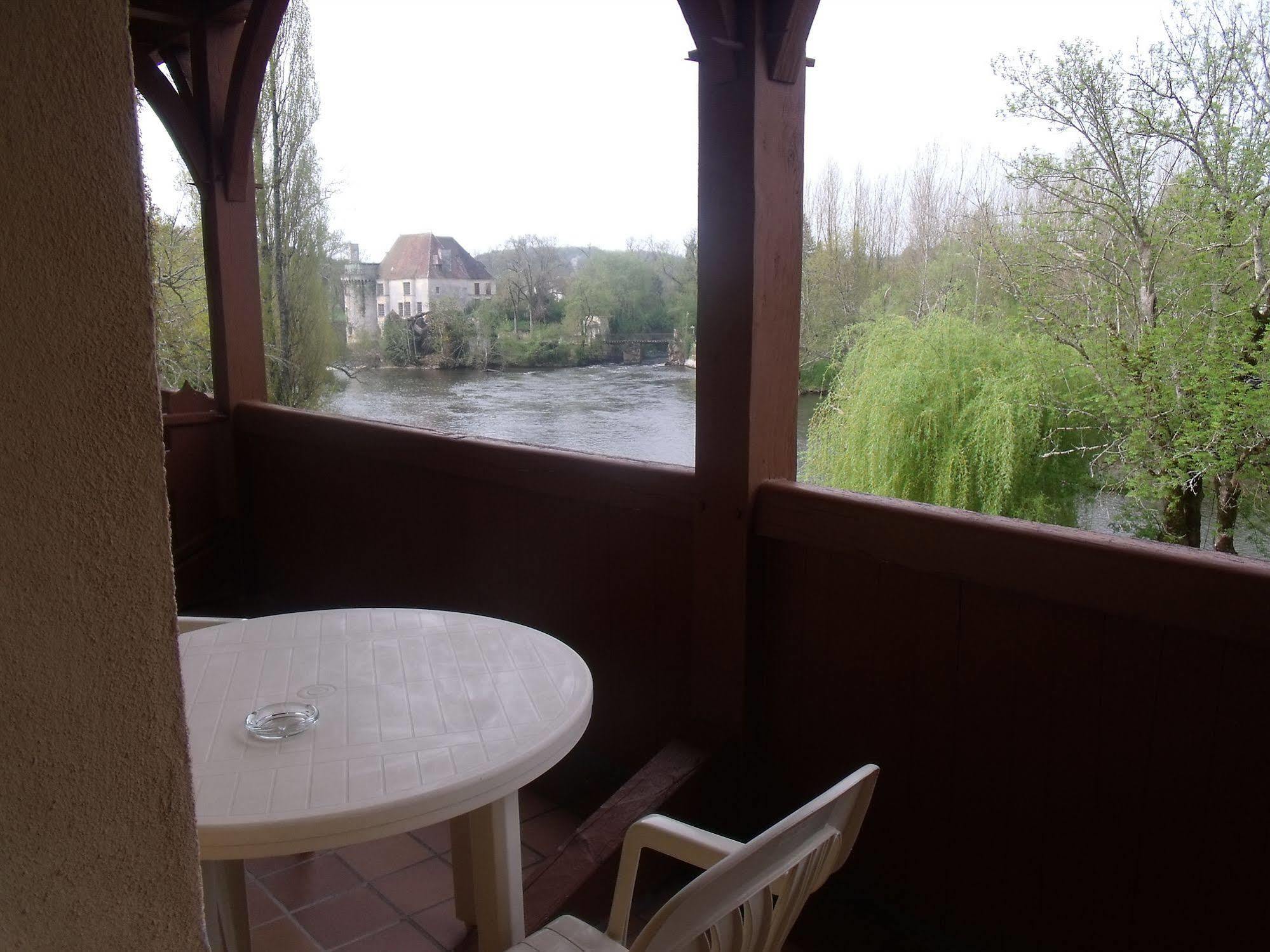 Hotel Restaurant L'Ecluse Antonne-et-Trigonant Exterior photo
